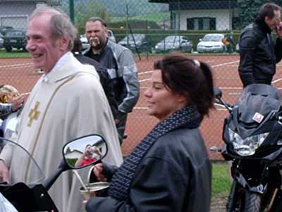 Segnung der Biker und deren Motorrder am 1. Mai 2008